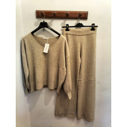 Conjunto de punto para mujer.