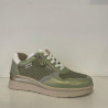 Zapatilla para vestir casual para mujer.