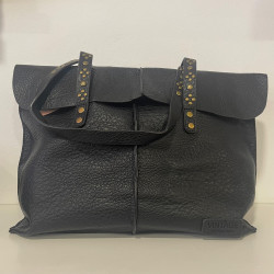 Bolso negro cuadrado piel