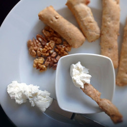 Picos de pan con nueces y pipas