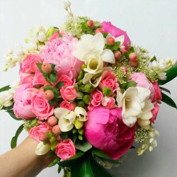Ramos y arreglos florales