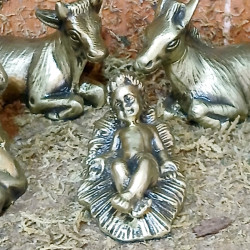 Belén Nacimiento de bronce