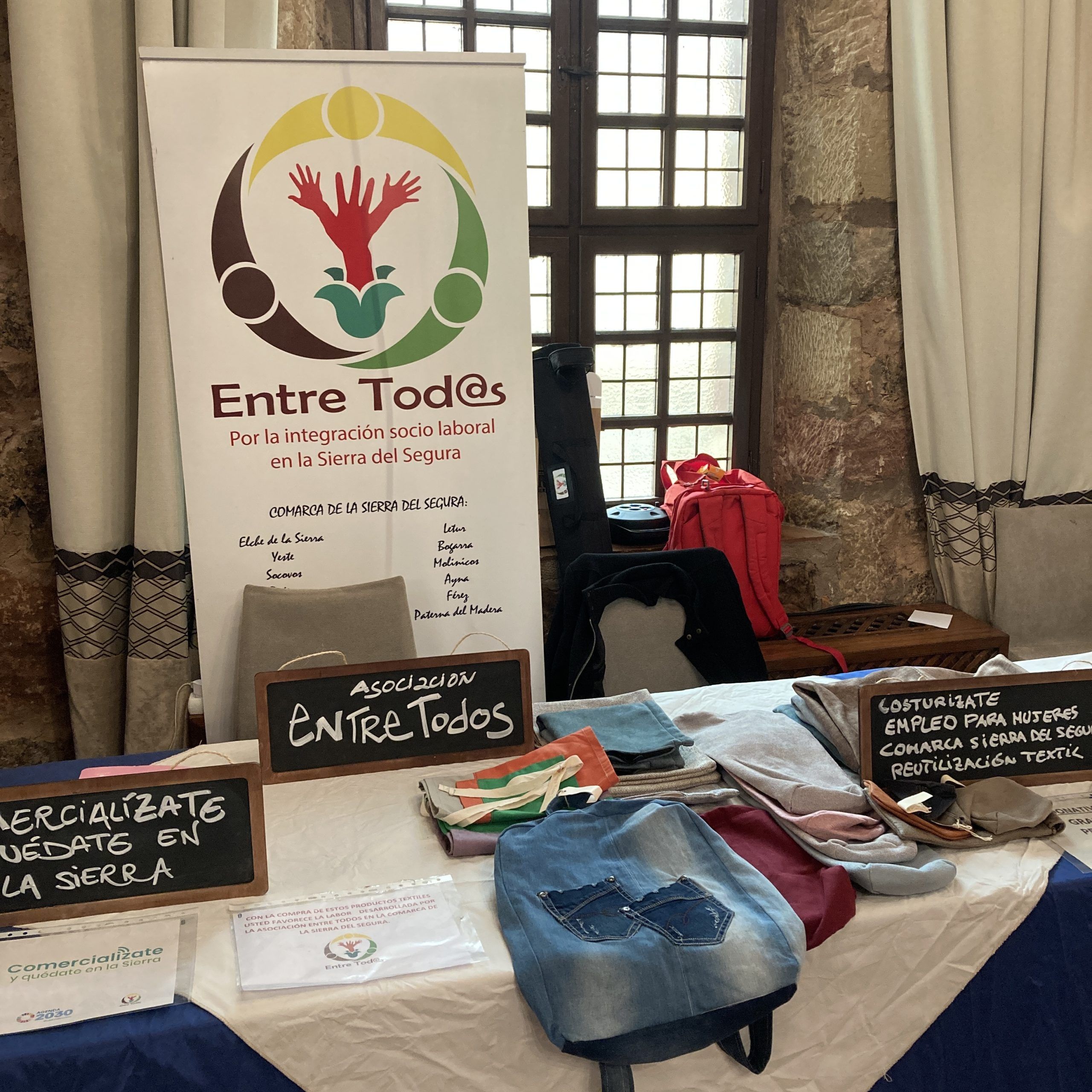 exposición de productos y proyectos Entre Todos